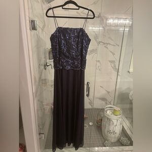 Cache mother of the bride formal gown size 16 navy blue tasteful & elegant🦋